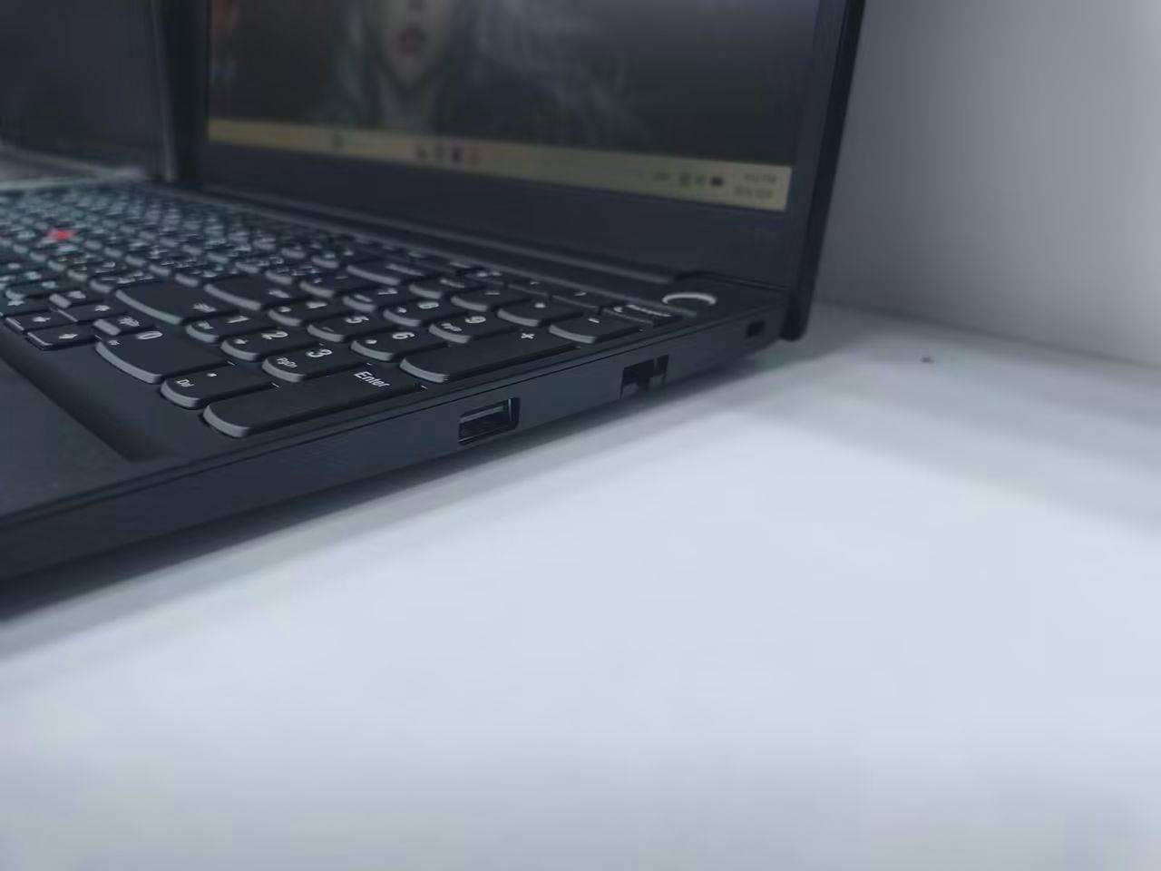 ثينك باد E15 • i5 الجيل ١١ • ايرس Xe