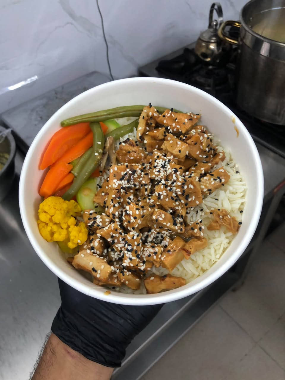 🔥 بدأنا رسميًا! Fit Bite 🥗🔥

قبل فترة أخذنا رأيكم عن فكرة الأكل الدايت…
واليوم صارت واقع 👨‍🍳💪

🍽️ نوفر وجبات صحية محسوبة السعرات
مناسبة لكل شخص يريد:
🔥 تنشيف
⚖️ محافظة
💪 زيادة

🍱 منيو Fit Bite:

🍗 دجاج سادة — 4000
🍖 دجاج بالباربكيو — 5000
🌶️ دجاج مكسيكي — 4500
🍋 دجاج بالليمون — 5000
🍛 دجاج كاري — 4500
🍄 دجاج بالفطر — 5000

💪 كل وجبة:
✔️ بروتين عالي
✔️ مكونات طازجة
✔️ طعم نظيف يخليك تستمر

🎯 تختار هدفك:

🔥 تنشيف
⚖️ عادي
💪 زيادة

(ونضبط لك الوجبة حسب هدفك)

🚚 توصيل يومي
📍 الطلب حاليًا أونلاين فقط
🔥 وقريبًا افتتاح موقعنا

📩 للطلب:
📱 واتساب / اتصال: ***********
📸 انستغرام: @_9221h

‏https://www.instagram.com/_9221h?igsh=ZGUxbzdwdTNnc2Fh&utm_source=qr

🔥 جرب اليوم وخلي النتائج تحچي عنك

‏Fit Bite 🥗🔥
‏Eat Clean… Live Strong
