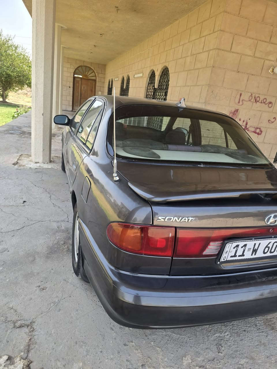 السلام عليكم للبيع سوناته 2 موديل 1996 رقم بغداد سياره خير من الله محرك بي تنغيص السعر ٤٣ وبيه مجال  العنوان بغداد اليوسفيه رقم ***********/***********
