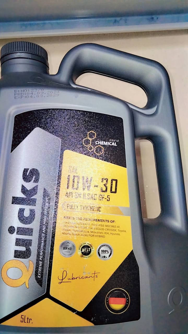 🚗🔧 خدمات ياسر الصالح لتبديل زيوت محرك السيارات 🔧🚗
نوفر لكم خدمة تبديل زيوت محركات السيارات لجميع أنواع وموديلات السيارات، مع توفير أجود أنواع الزيوت العالمية.
✅ زيوت أصلية وعالمية بجودة عالية
✅ تبديل زيت المحرك باحترافية
✅ توفير أنواع متعددة من الزيوت حسب نوع السيارة والمحرك

✅ فحص مستوى الزيت وتنبيهك عند الحاجة للتبديل
✅ خدمة سريعة وبأسعار مناسبة
📍 ياسر الصالح — خبرة وجودة وثقة لسيارتك
📞 الاستفسار: [***********]
