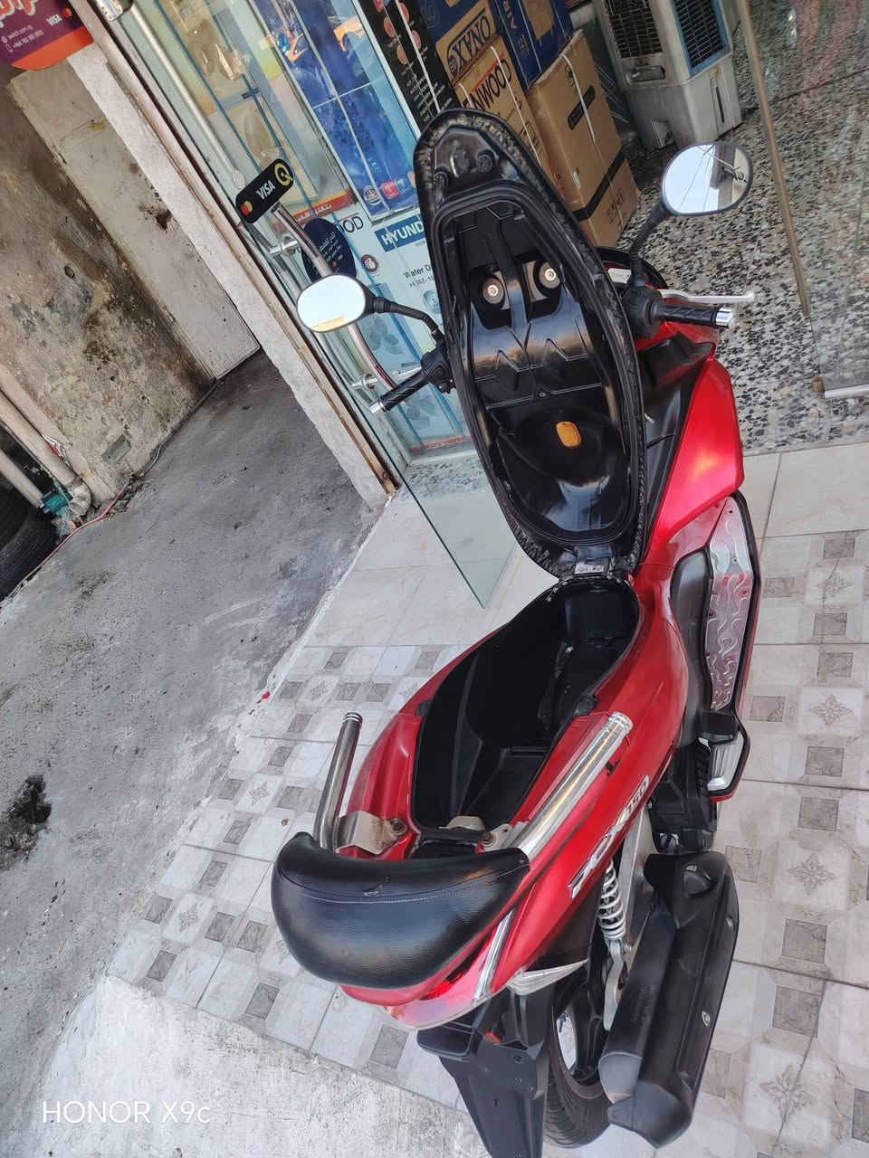 بي سي اكس الجيل الول مكينه ١٥٠ الدراجه كل نقص مابيها الدراجه خير  من الله وبيها تزويد الدراجه كامله من كلشي كل نقص مابيها السعر ١٢ وبيها مجال المكان بغداد حي العامل الرقم ***********
