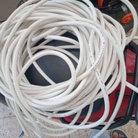 كيبل  للبيع  2×4 فلكس طول 37 متر جديد  ما مستخدم  ابد العنوان بغداد ال...
