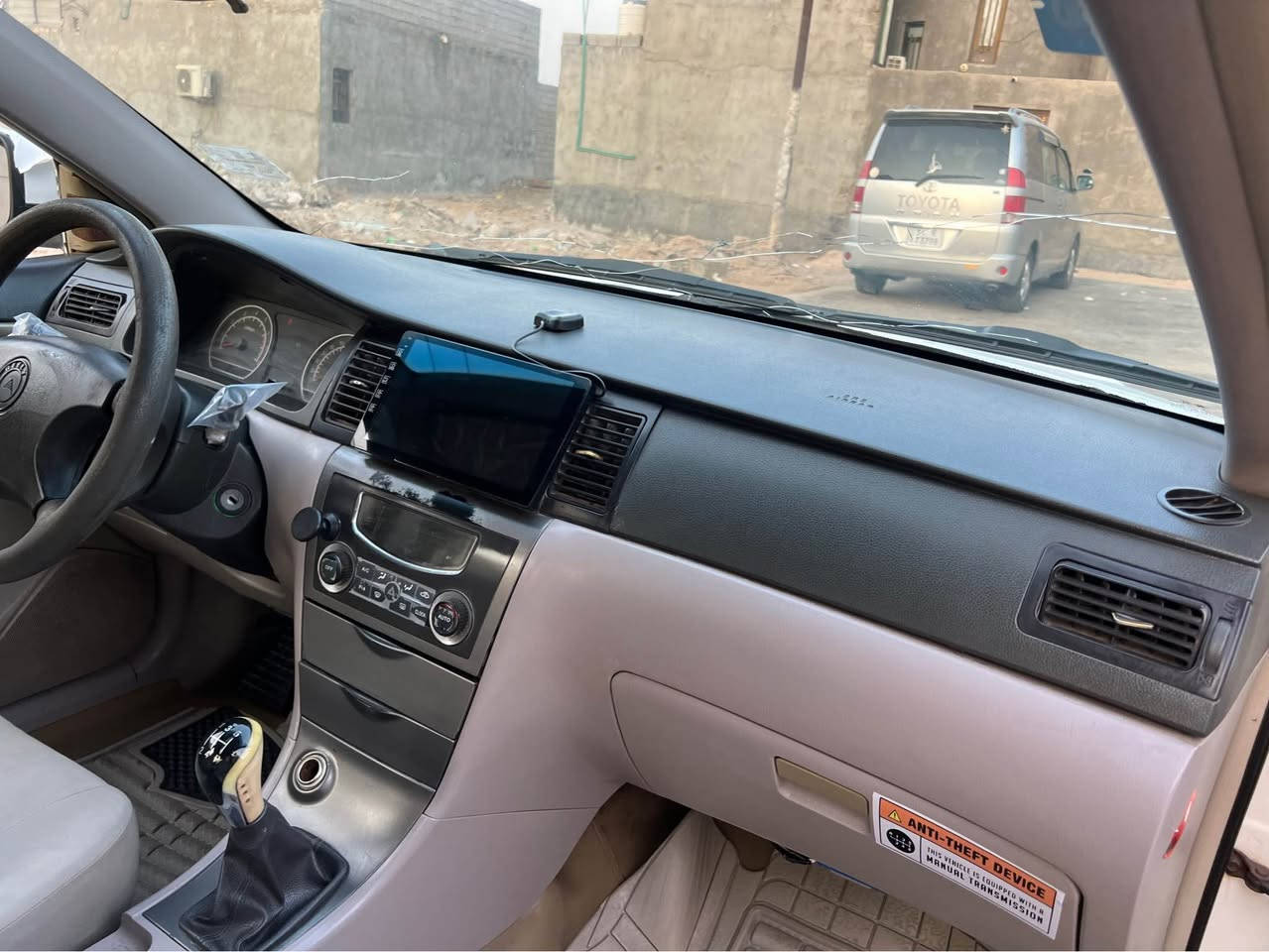 سيارة للبيع جيلي موبل مديل 13 
سيارة جاهزه من كلشي  ماعده مكانات صبغ وكفاله من ضربه او طخه  أكفلك ياها من كلشي وبسمي ورقم دولي بصره 14 
وسنويه 2029
وسياره كفاله من كلشي كير ومكينه طابوكه صالي شهرين من شاده كامله زيرو  وتبريد ثلج ⛄️ حداديه جاهزه 100/100 تخم تاير صالي سبوع من شاده وكهربائيات كلها على البلاد وسياره مال جناي برقي ما ناقصه تجي وتشوف 
لايت عالي ناصي بروجكتر كله زنون الصلي 
شاشه كامره حساسات مري شفط وأشاره ترايك البغداد شرط المكان البصره ابو الخصيب حي العسكري رقمي *********** انتصل واني خادم السعر ( 42 ) وبيها مجال Singapore
