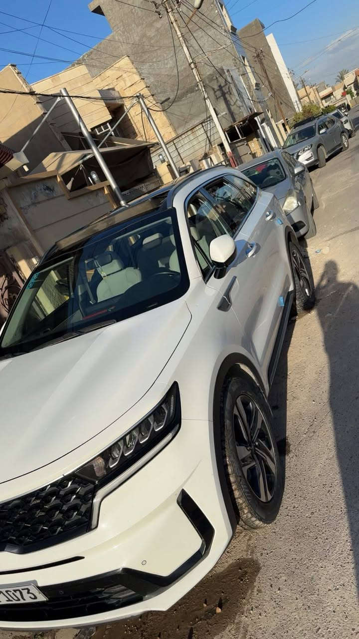 السلام عليكم 
سورنتو 2022 خليجي ماشيه 80 الف نص فول 
السعر 265 ورقة وبها مجال الاتصال *********** 
ابوعلي بغداد حي الجامعه
