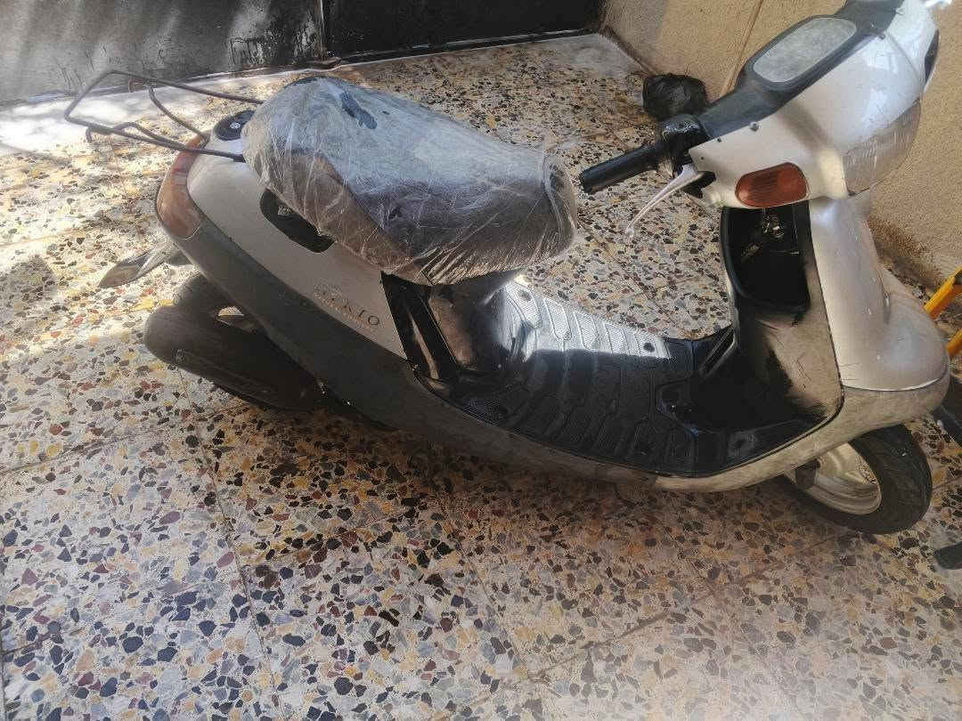 سلام عليكم للبيع بطه  سعرها ٢٠٠ وبيها مجال   مكاني كربلاء حي لقدس. رقمي ‏‪***********‬‏
