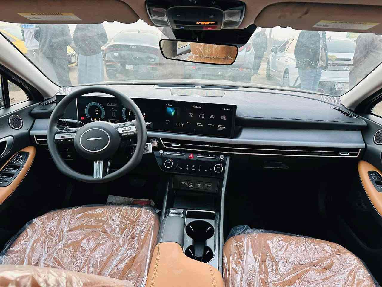 سوناتا 2024
لون اسمنتي 

فول مواصفات ماعده الفتحة 

ضربته موضحه بل صوره 

السيارة نظيفة كلش وحلوه ومواصفاته معروفة
***********
