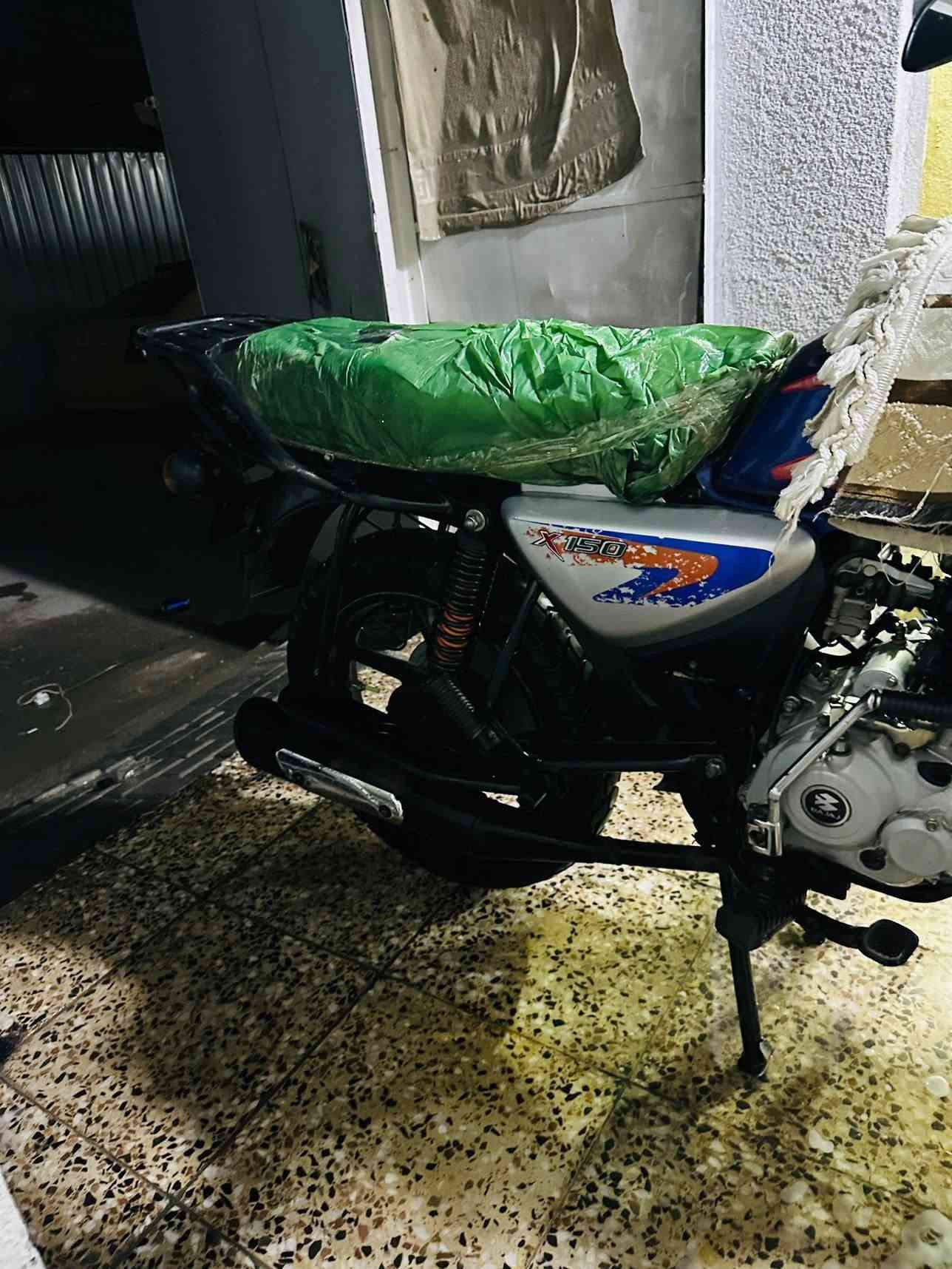 وراق صوليات شرط الترقيم ٧ وصل مصطفى موجوده
بوكسر مديل 23 نازله 24
دراجة زيرو تخبل مكينه نظافته 100٪ كلش خرس
ماشيه 29الف حقيقي لاتنقيص ولاتبخير 
دراجه ستخدام شخصي
تانكي جارد شويه مكاني
 شهداء العبيدي ***********
