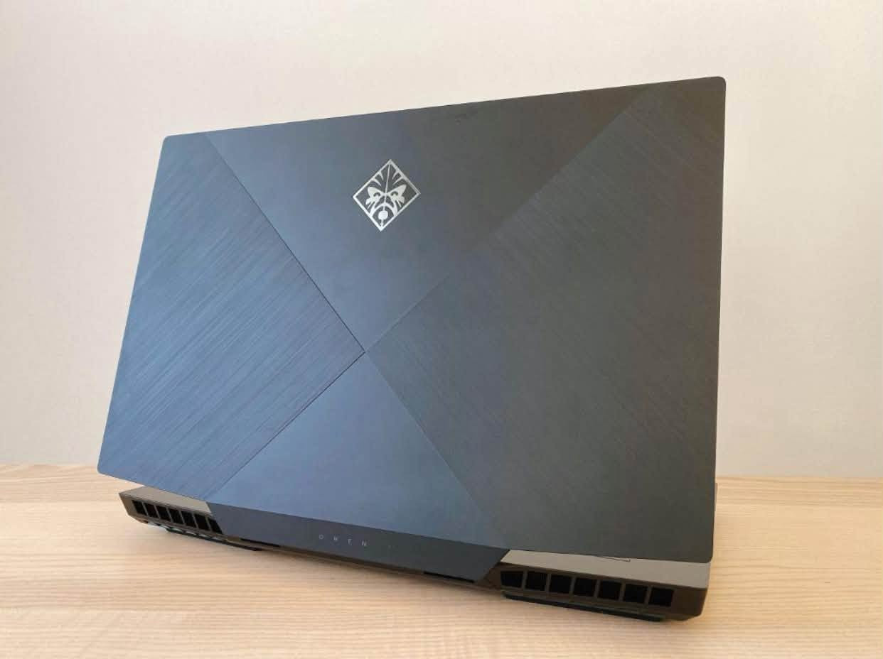 🔥 لابتوب Gaming للبيع — HP OMEN 17 🔥
💻 الموديل: HP OMEN 17
⚙️ المعالج: Intel Core i7-9750H
🎮 كرت الشاشة: NVIDIA GeForce RTX 2080 8GB 150W
🧠 الرام: 16GB 2x8 DDR4
💾 التخزين: 512GB SSD
🖥️ الشاشة: 17.3” FHD بدقة 1920×1080
⚡ التردد: 144Hz
🪟 النظام: Windows 11 Pro
🎮 مناسب للألعاب الثقيلة والـ Gaming
❄️ نظام تبريد مخصص للألعاب
الملحقات 
شاحنة الاصلية
جنطة 
كيبورد وماوس كيمنك
الملاحظات
بيه سماعة عاطلة يشتغل تك طبيعي كلشي ما بيه
للاستفسار علقلي واراسلك خاص قيمو سعره لان ما اعرفه
