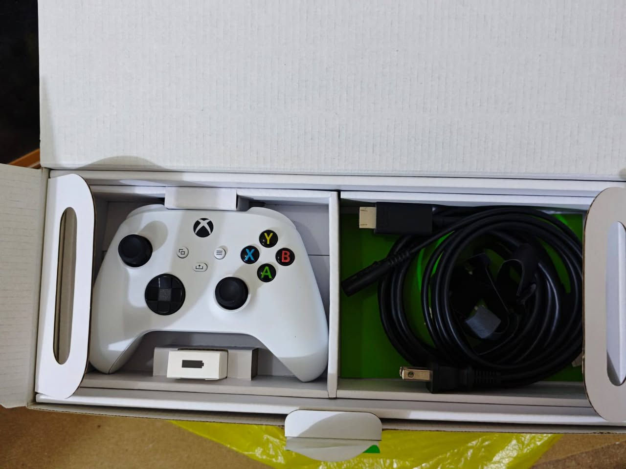 XBOX SERIES S 2023 مستعمل
اكسبوكس سيريس اس اصدار 2023 مستعمل مشتغل اقل من 25 مرة نظافة 100% مع كارتونته 
سعرة 400 الف دينار عراقي
 
لايوجد توصيل فقط في قضاء الشطرة 

للتواصل على واتساب:***********
او معرف واتساب @Hx67
