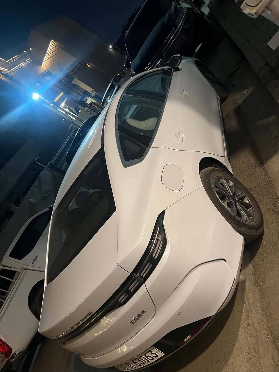 بيوادي دستروي موديل 2025
ماشيه1000 كيلو يعني زيرو مرقم بغداد 
مكفوله كفاله عامه مواصفات 
بصمه تشغيل عن بعد شاشا قلاب
داخل جلد ابيض رياضي سايد بيرك كهرباء 
داريف مود اوتو هولد وبعد بيه هواي مواصفات 

السعر 21 مليون ونص وبي مجال
العنوان بغداد الدوره
الهاتف ***********
