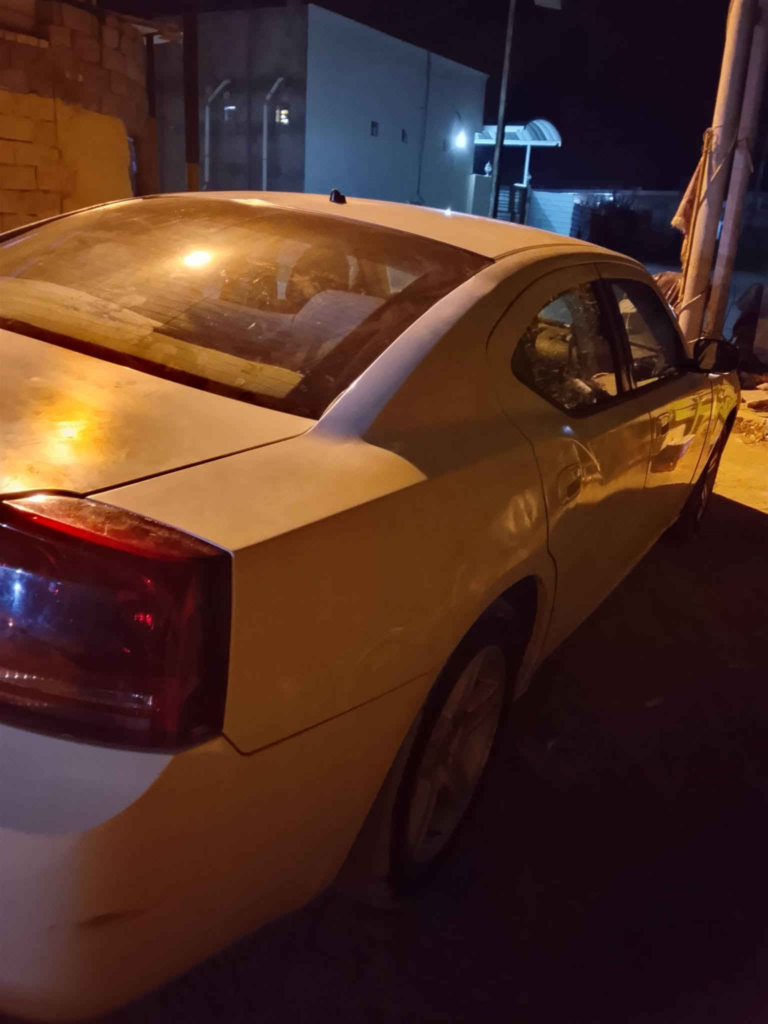 سياره دوج جارجر 2010 ادوات للبيع السعر 35 وبيها مجال مكينه كير مكفولات البدي شوف العين بدون ضربه مكصوصه جنطه المكان البصره رقم التلفون ***********  ***********
