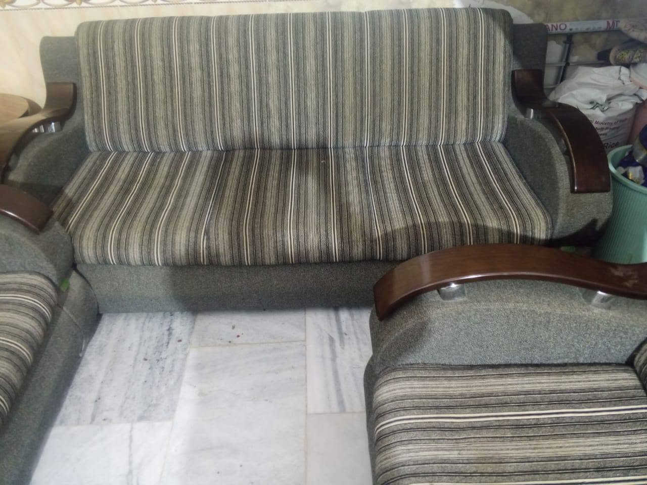 السلام عليكم قنفات للبيع بسعر 200 كلشي ما بيهن تجي  اتشوفهن بعينك مكاني الفداء للتواصل هاذة رقمي *********** الشطره, ذي قار
