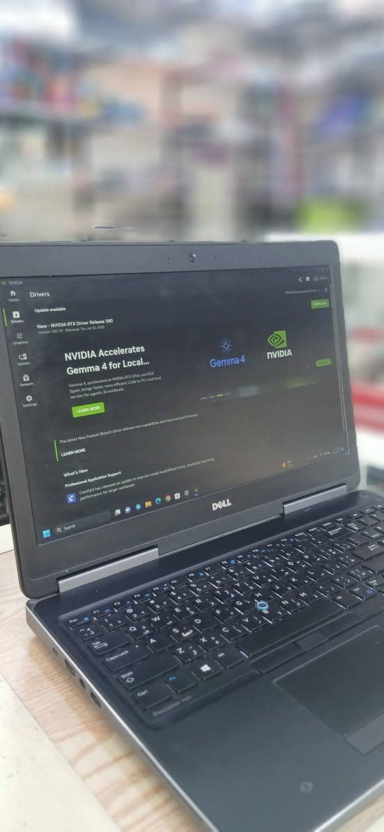 🔥 للبيع | Dell Precision 7520 Workstation 🔥
إذا تبحث عن لابتوب قوي للألعاب، التصميم، الهندسة، أو الاستخدام الاحترافي، فهذا الجهاز يعتبر من فئة Workstation ويقدم أداء ممتاز.

المواصفات:

🔹 الموديل: Dell Precision 7520

🔹 المعالج: Intel Core i7 الجيل السابع

🔹 كرت الشاشة الخارجي: NVIDIA Quadro M2200 4GB

🔹 كرت الشاشة الداخلي: Intel HD Graphics 630

🔹 الذاكرة (RAM): 16GB

🔹 التخزين: 512GB NVMe SSD (Toshiba)

المميزات:

✅ تشغيل الألعاب القوية بسلاسة.

✅ مناسب للمونتاج والتصميم والهندسة والبرامج الاحترافية.

✅ سرعة عالية بالإقلاع وفتح البرامج بفضل NVMe SSD.

✅ الجهاز نظيف جدًا وحالته ممتازة، وجاهز للاستخدام مباشرة.

📩 للاستفسار أو المعاينة، التواصل على ***********

السعر يُذكر للجادين فقط.
