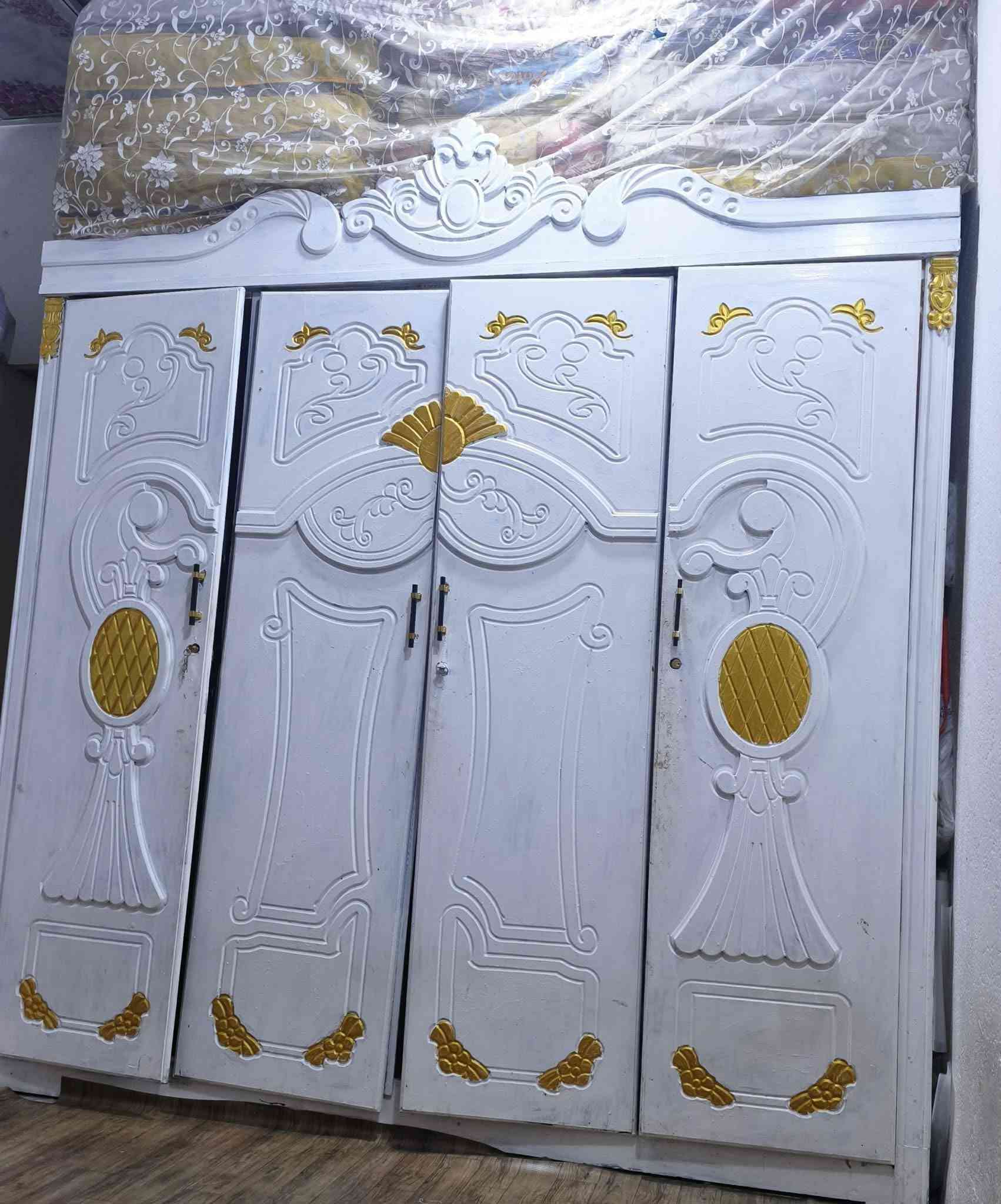 غراض تفوتك السعر خيالي الاستفسار خاص

نص مكتوب في الصور:
- للبيع: طقم مطبخ كامل (مستعمل شي بسيط)
- السعر: 250 قابل للتفاوض
- المكان: عبر جسر الهولندي
- للواصل: ***********
- إعلان بيع: مكتبة خشبية فخمة مستعملة الحالة: مستعملة (بحالة جيدة) الموقع: سومر - قرب جامع باب الحوائج السعر: 150 ألف** (قابل للتفاوض) للتواصل والاستفسار: [يترك مكان لوضع الرقم]