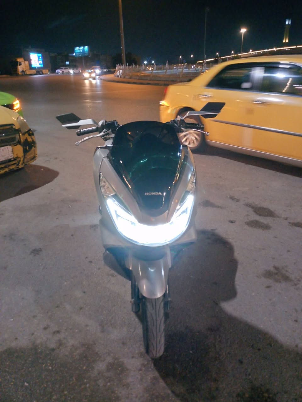 🔥 للبيع دراجة هوندا PCX الجيل الثاني 🔥
محرك 150cc وارد ياباني 🇯🇵
دراجة قوية جداً وناعمة بالسواقة ومناسبة للاستخدام اليومي واقتصادية بالبنزين.
المميزات: ✔ حساس الازدحام (إيقاف وتشغيل تلقائي)
✔ حساس أمان بالستاند
✔ الدراجة مكفولة
✔ حالة ممتازة ونظيفة جداً
السعر : 12
المكان: الكوت
للتواصل : ***********
