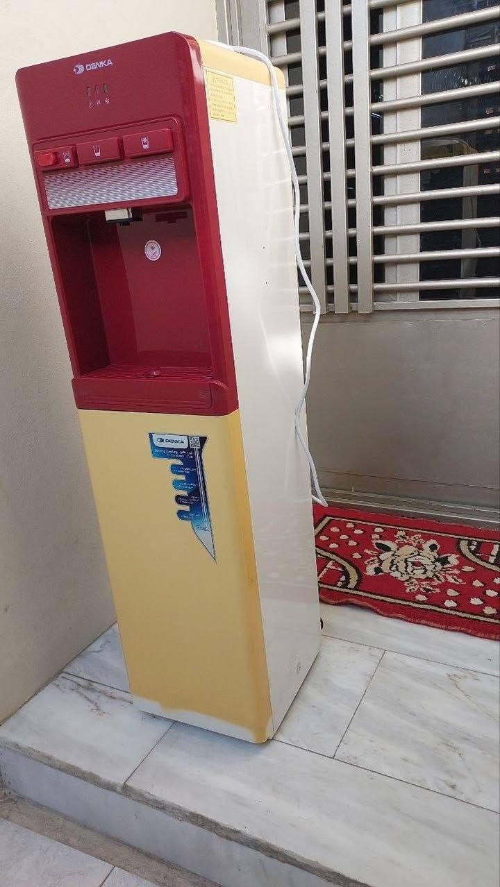 براد ماء   دنكا حار بارد
جديد غير مستخدم طك كارتون على فحص
شرط مي مالته ثلج خلال عشر دقايق 
السعر 125 ألف 

بغداد الحرية 
***********
