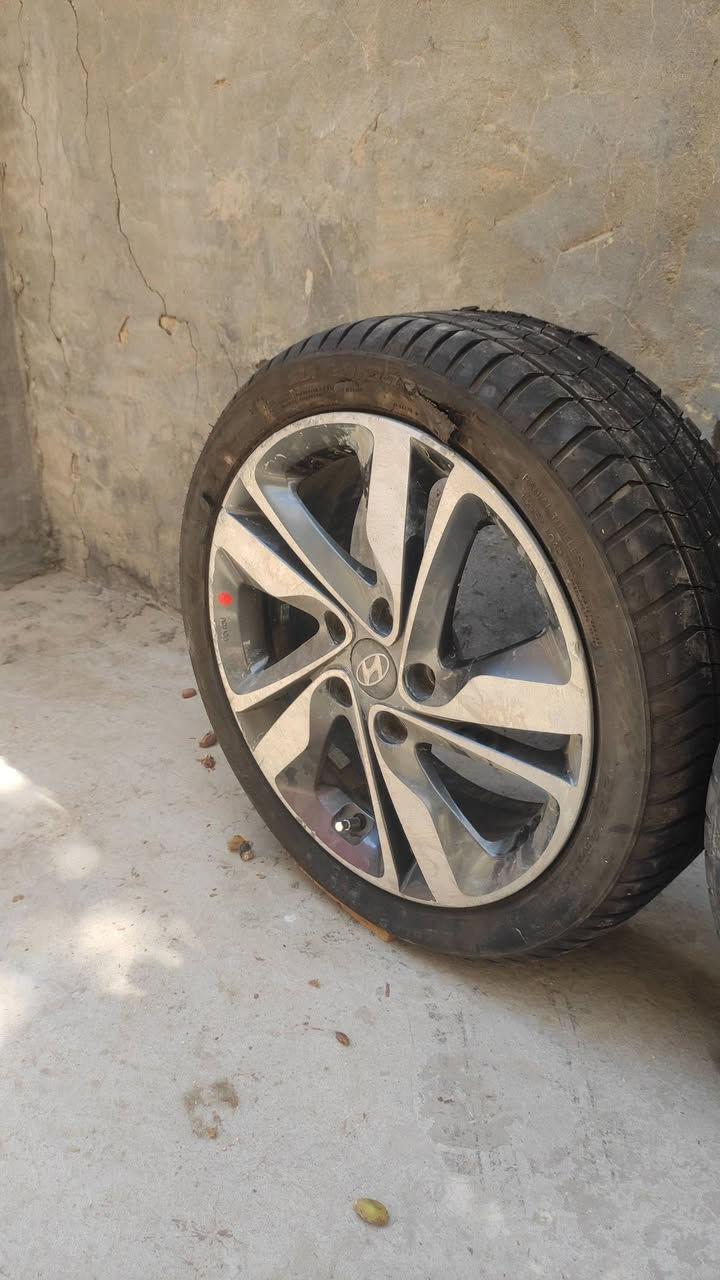 ويل وتاير حجم ١٧ الي يريده بخدمته الرقم ***********
