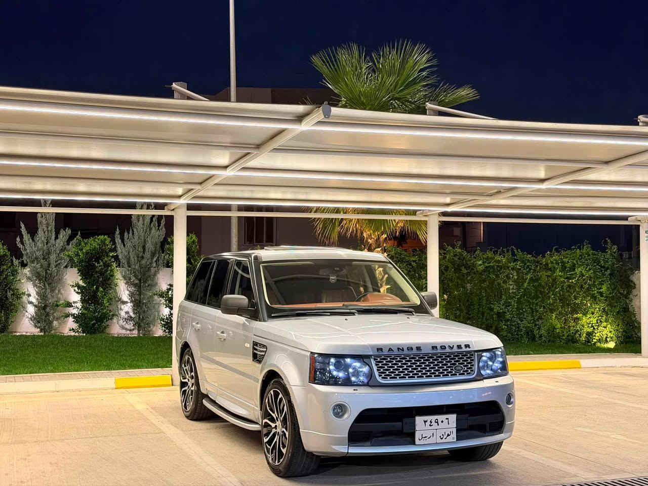 ‏Ranj Rover  2012 sport
‏‎نرخى  ١٣٨  ورقه مجال بسيط 
عليها غرامه ٢٥ ورقه  ينزل من سعر 

‏‎موسفات خليجى  
‏‎مه كينه ى ٨ بستونى بى سوبره مه رغوب
‏‎موصفات فول 

‏‎سلايد 
‏‎هه زار روشتوە  ٢٠٠ 
‏‎كوشن جلدوناو 
‏‎كوشن كاره باو خه زن 
‏‎سوكان فوليوم 
‏‎گير ئوتوماتيك و عادى و سبورت
‏‎موصفاتى ره نج مه عروفه .......
_______________________________________
‏‎گيرو مه كينه ى به شه رت يه ك خه له لى تيانيه بى نو قسانيه ته بريد و تاقم بيشى به شه رت 
‏‎ده بله كانى جوبه و به رزيو نزمى زور مه زبوته
‏‎هه موو گيانى به شه رت افروشن 
‏‎سه ياره كه ره قه م  هه وليره شرط تحويل او وكاله 
_______________________________________
‏‎سه ياره كه  بوياغ   دوو بست ناوكرتن بى ارباك بى سارد باقيات هيجى نيه

‏‎سعر138ورقه و مجاليكى  كه م 
***********
**************************

‏Ranj Rover sport  2012

‏‎سعر ١٣٨
عليها غرامه ٢٥ ينزل من سعر 

‏‎ بيها ٢شبر  صبغ بدون دواغل صبغ اوربى بدون بارد بشرت سونر 
 
‏‎فول مواصفات
‏‎رانج روفر سبورت 
‏‎ موديل 2012
‏‎ماشيه  
‏‎محرك ٨ سلنر بدون سوبر اقوي محرك 
شرط فحص مامفتوح  دينار مصرف ماعنده
-----------------------------
‏‎مواصفات 
‏‎سلايد
‏‎سترين تحكم
‏‎داخل جلد  
‏‎كشنات جلد كهرباء و خزن
‏‎كير اوتوماتيك و عادي و سبورت
‏‎اربع نضام دفع رباعي
‏‎دبلات جبريس حسب رغبه تريد سياره عاليه وناصيه
‏‎بريك بصمه 
____\_____________________________
‏‎كير و محرك بشرط مابي اي نواقص
‏‎تبريد بشرت ثلج
‏‎ صدر كل بشرط مابيها نواقص

‏‎سياره رقم اربيل  شرط تحويل او وكاله 
____________________________________
‏‎سعر ١٣٨  مجال بسيط ما كو هيجي بالسوق 

‏‎مكان سياره سليمانيه  او جمجمال 

‏***********
