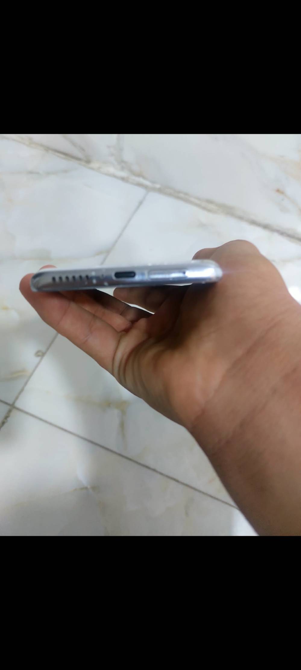 مبايل motorola edge plus 5G UW (2022) الذاكره 128 او قوي بل العاب