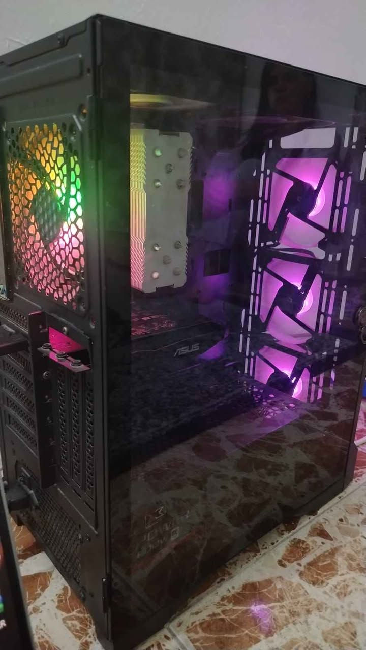 سيت اب متكامل من الالف الى الياء بسعر لابتوب المواصفات موجودة بالصورة الشاشة hp  
75 هرتز فول hd  
سماعات ريزر بلاك شارك برو من ارقى انواع السماعات واتأكد من سعرها الماوس لوجيتك جي برو وهم شوف سعره ووياهم ماوس سلكي  وسماعات خارجية جيدة جدا 
توصيل ما عندي القطع هذه اذا تطلع توصيل ترجع نصها تالفة ف ارجو المعذرة 
عنواني الحرية شارع الدور 
*********** بغداد, العراق
