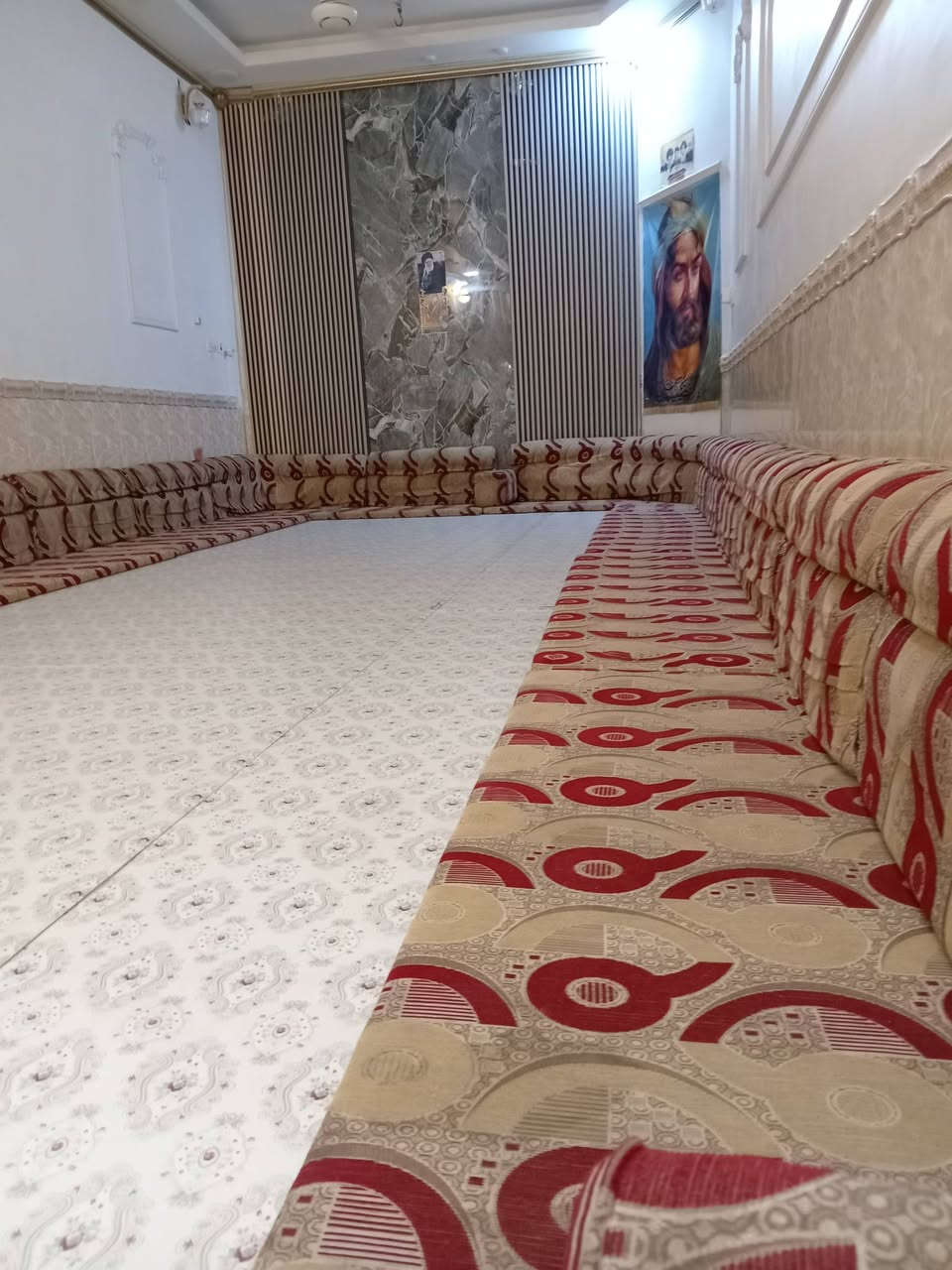 السلام عليكم
#ديوان #ونص للبيع نظافة 100٪100 المكان ناصريه حي #الشهداء

#السعر ٣٠٠ وبي مجال ***********
