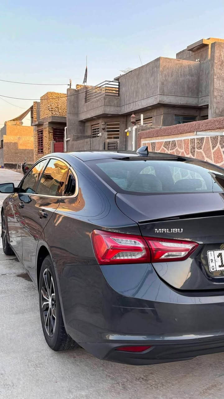 ماليبو 2020 LT فول مواصفات
لون مميز ( فيراني ) نظيفة داخل وخارج كير ومحرك مكفول كشر يلمع داخل نظيف كلش بيها بس باب مبدل نفس اللون بدون صبغ 
تحكمات ستيرن
 كشنات تدفئه 
تبريد قطعتين 
كاميرات حساسات 
ومرايا داش كام كاديلاك اناره داخليه محيطيه
 ويل رياضي 
وباقي المواصفات المعروفه بالـLT
السياره جاهزه للاخير صور الحادث مرفوقه بالمنشور ونظيفه كلش ترهم مراوس وبيع مكان السياره بابل ورقم بغداد بأسمي تحويل ثاني يوم السعر خاص .
***********‬
