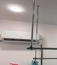 سبلت بلسان طن ونص للبيع شغال نضيف سعره 400 وبي مجال بسيط 07825455140