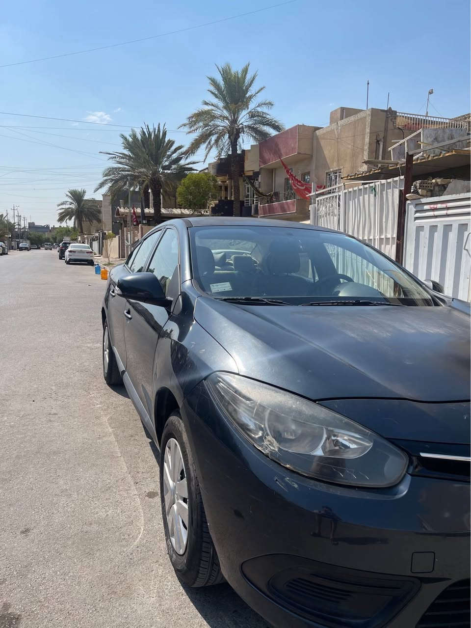 السلام وعليكم رينو فلورنس ٢٠١٦ 
بيها جاملغ خلفي صبغ على كد شبر  
الباقي مابي لا صبغ ولا بارد بجم كبس 
محرك مكفول حداديه جديده تايرات جدد باتري جديد 
ماشيه ٧٨ كم 
السعر ٦٩ وبي مجال 
مكان السياره الشعب 
*********** بغداد, العراق
