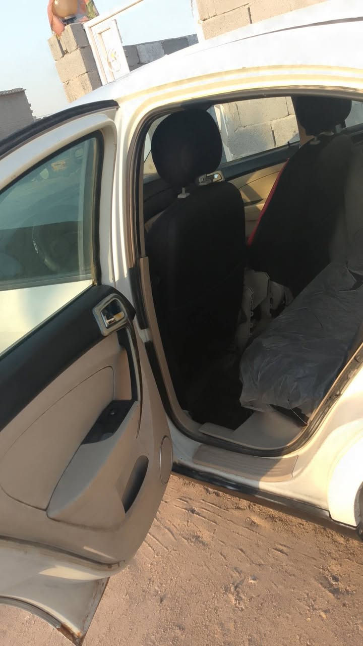 السلام عليكم السياره للبيع مكان النجف سياره جديده ضررها بس بنيد وعايزها بور الباقي كله جديد مكينه بيها كورله مكينه وكير جدد تخم تاير حداديه زينه كهربائيات شغاله مديل 2012 سياره نضيفه ماعايزها اي شي كدامكم شوف العين السعر 25 وبيها مجال مستعجل على البيع الاستفسار ***********
