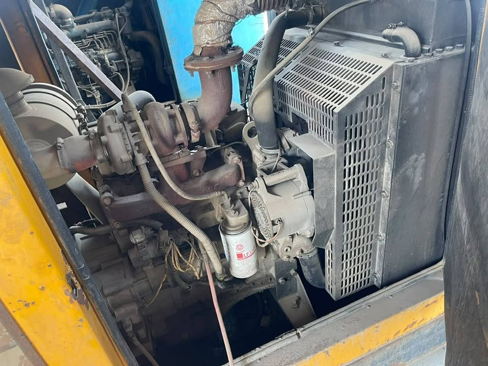 مولد كمنز سيت بلادي امريكي اصلي 4 بستم 50kv لا بخار ولا صرف كاملة مكملة 
ومولد بيركنز اصلي سيت بلادي 6 بستم 80kv لا بخار ولا صرف مولدات جهازة عنوان بغداد كسرة وعطش ***********
