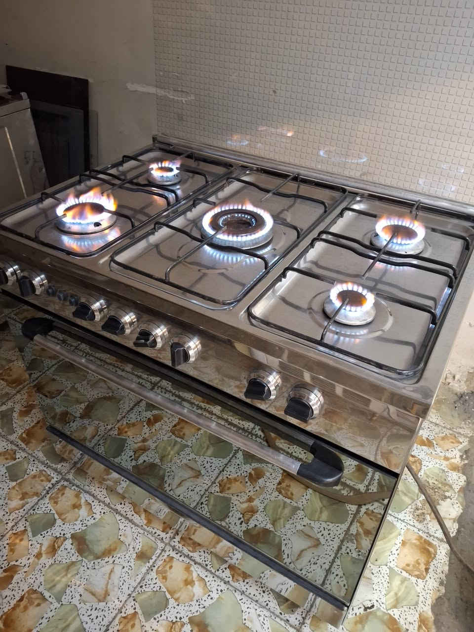 البيع طباخ مصري فريش نضيف جدآ شغال كامل السعر ٢٧٥ الف العنوان بغداد طارميه اكوو توصيل داخل بغداد وطراف بغداد ***********# واتساب
