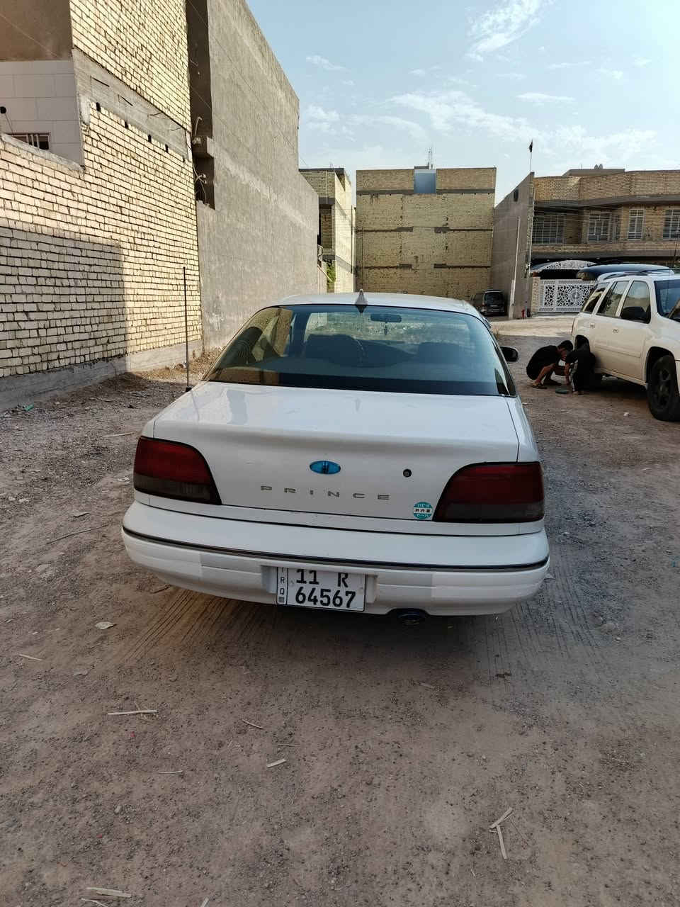الي يدور جديد هاذا سلام عليكم فراشه 1996 سياره بلاديه بدون قطره صبغ شواصي شركه  تبريد  تخم تاير مكينه مكفوله بسمي رقم 11 شرط التحويل سياره مال جناي مكاني بغداد حي الامانه السعر 38 وبيهه مجال للشراي  هاذا رقم الاستفسار ***********
