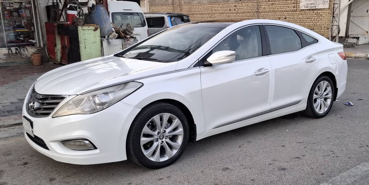 ازيرا 2013 بغداد خليجي 
   سعر  ١٠٤     *********** 
محرك 2400 دوش 
سياره جديده فول مواصفات 
جاهزه محرك كير حداده تبريد مكفول 
تخم تاير ادامه كامله محرك مانقصه اي شي
بنرامه قطعتين سلايد روف 
داخل بيجي عسلي كشن جلد 
تحكمات جهتين normal 
تبريد امامي خلفي برده خلفيه 
مري شفط اشاير مري حساس امامي 
حساس خلفي رادار امامي تحكمات كشنات منفصل
سياره كفاله عدة قطعه ونص رش فقط سونار ب منشور 
مكان سياره واسط ***********
