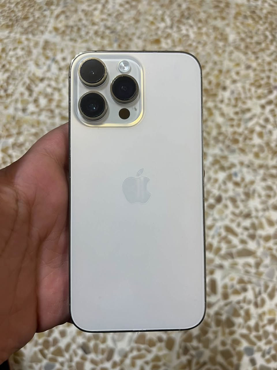 سلام عليكم 
iPhone 14 Pro Max
ذاكرة 256
بطارية 86
مبدل شاشة GX 
لا بيها طبع ولا تصفن 
فيس إيدي متوقف 
جهاز حيل نضيف موضح بل صور 
كلو شغال ما ناقصو شي 
سعر 700 وبي مجال بسيط 
استفسار اكثر اتصل 
*********** 
مكاني موصل ايسر
