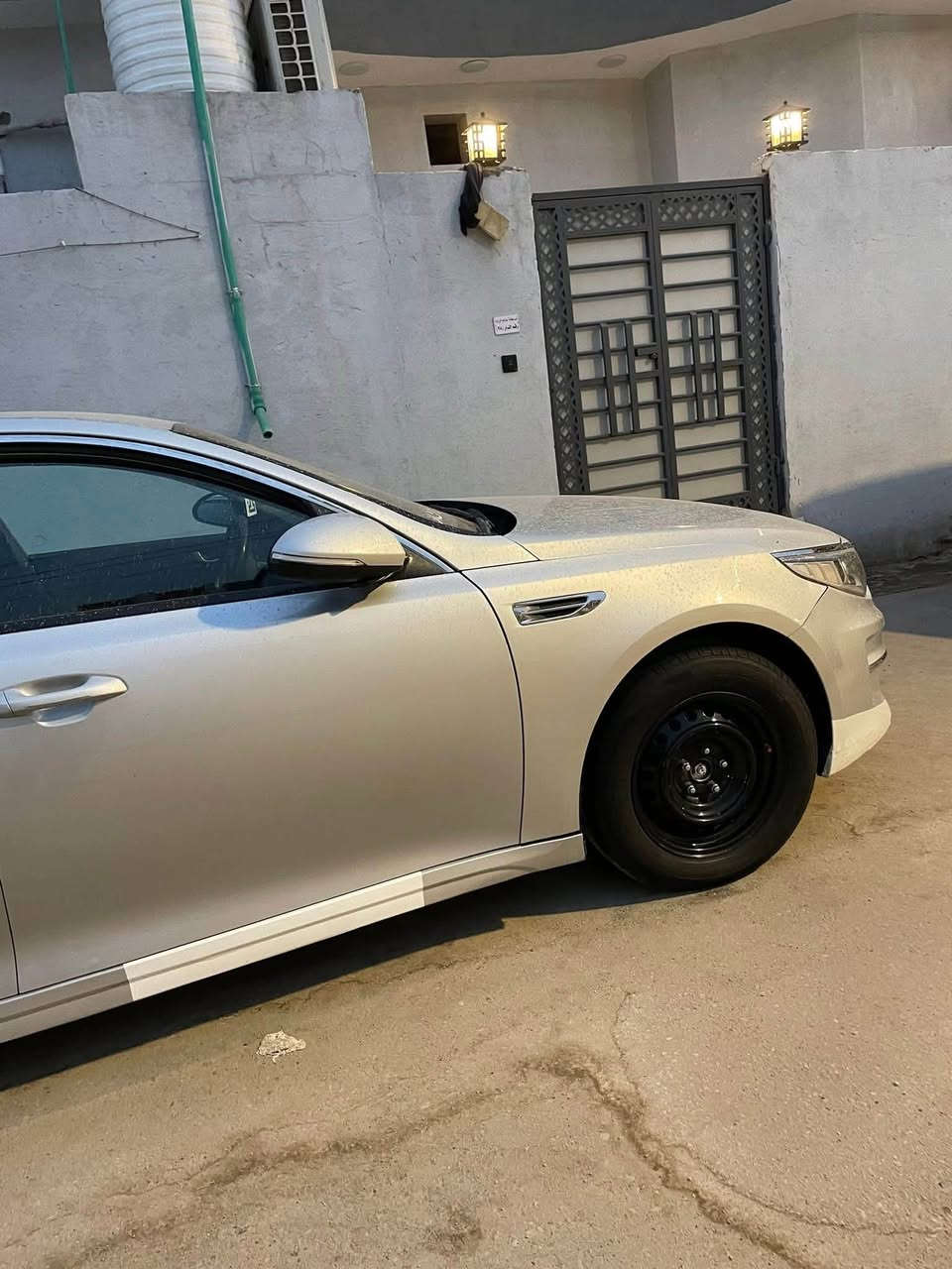 سلام عليكم سياره k5 متوومه غاز ابلاد مديل 2018  كصه جنطه سياره جاهزه السعر 55 وبيها مجال قليل مكانها البصره التواصل واتساب ***********

سياره جديده وجاهزه على اخر حبايه

نص مكتوب في الصور:
- ٦:٣٨ م