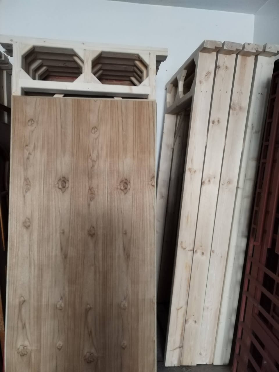 تعلن سكله ابو وليد عن تخفيض الأسعار انواع الأبواب الخشب والحديد اسعار مناسبه العنوان القادسيه الثانيه مقابيل مدرسة الحوراء رقم الهاتف *********** للتواصل
