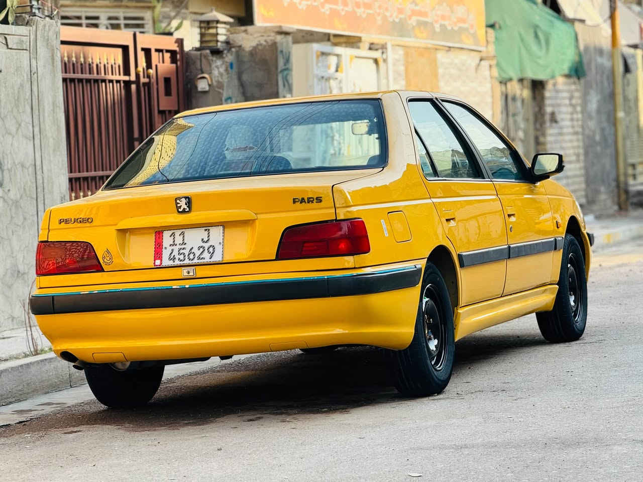 السلام عليكم 🌹
بيجو بارص    2015

سياره بسمي سنويه ل 2031 وهزه ورقام جدد هيئه مصفره 

🚓السيارة مكفولة  لا ضربه ولا تبديل ( فقط خشم البنيد صبغ ) 

سيارة كلش جديدة 🚕 

.والسيارة علا وضع الشركة كلة عل بلاد. 🪬

مستخدمه   140 الف 🚕

  وكير ومكينة وميكانيك كلة مكفول وبلادي...
تخم تاير لبارحه شاده جديد 

سعره 💸47💸.  بيه مجال لشراي 

سيارة  جاهزة 🚖

وكلشي موجود بلسوك🚗🚘

ممتواجد عل نت  شراي يتصل ويدلل مكاني بغداد بلديات 🏘️🏘️

للاستفسار الاتصال ***********📲📲📲
