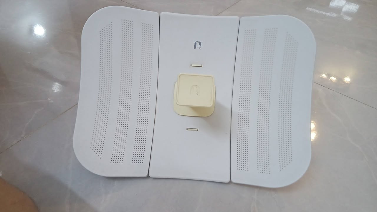 📡 للبيع LiteBeam M5 أصلي

✅ نظيف جدًا واستعمال قليل
✅ شغال بدون مشاكل
✅ ويا الكابل
✅ الجهاز أصلي

💰 السعر: 50,000 دينار قابل للتفاوض
📍 الرمادي
📩 للجادين مراسلة واتساب ***********
