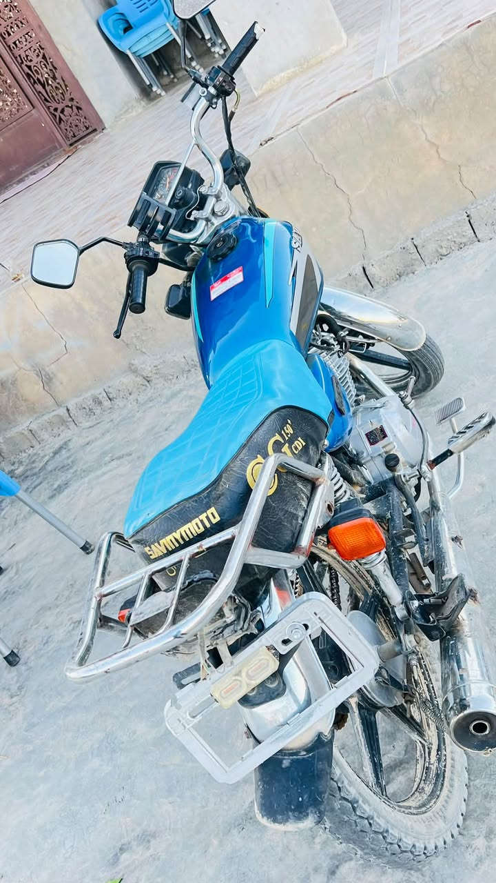 السلام عليكم موطور جني للبيع السعر 300وبي مجال المكان قضاء العلم ***********
