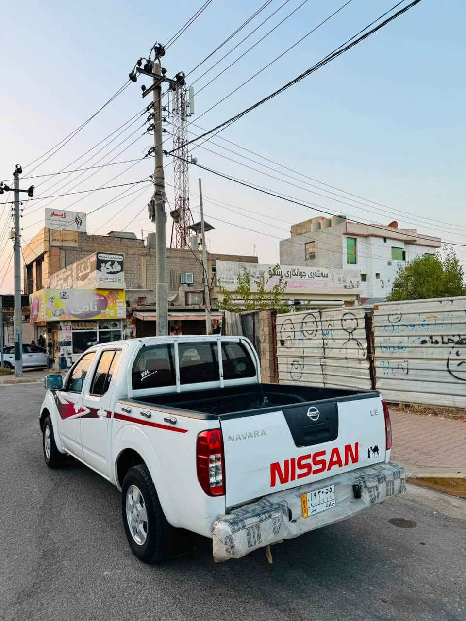 ناڤارا ٢٠١١ شانسی لیزەر بیلاد ئتۆماتیک گیرومەکینە تەبردی بەش یەک دینار مەسرەفی نیە گیرومەکینەی بەشەر هەر جوار تایە تازیە هیج دەعمو لیدراوی نیە تەبریدی لەسەر سویج سعری ٥٨ وەرەقە هەلبجەی شەید 
***********
*********** حلبجة, السليمانية
