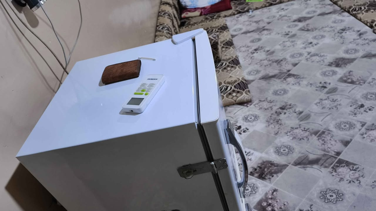 ثلاجه شغاله بشرط التجميد والتبريد محوره فريزات ضاهري نضيفه ومضبوطه ان شاء الله السعر 75بصره معقل *********** البصرة, العراق
