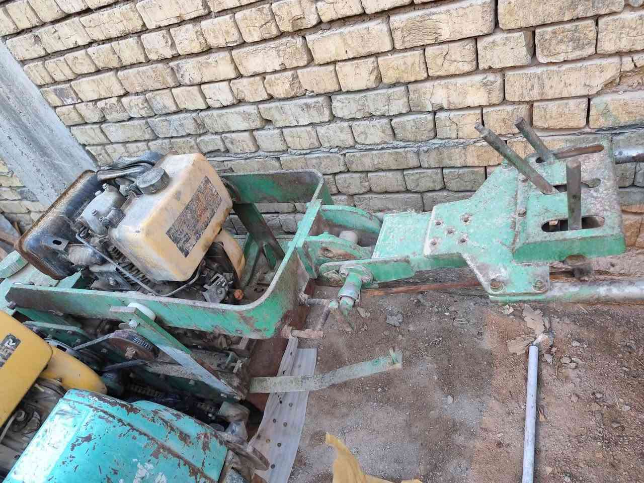 حادلات 2 للبيع وزن طن الة ربع 
مكاين جدد شغالات 
السعر الوحدة 10 وراق وبيهن مجال 
العنوان المثنى مدينة الرميثة ***********
