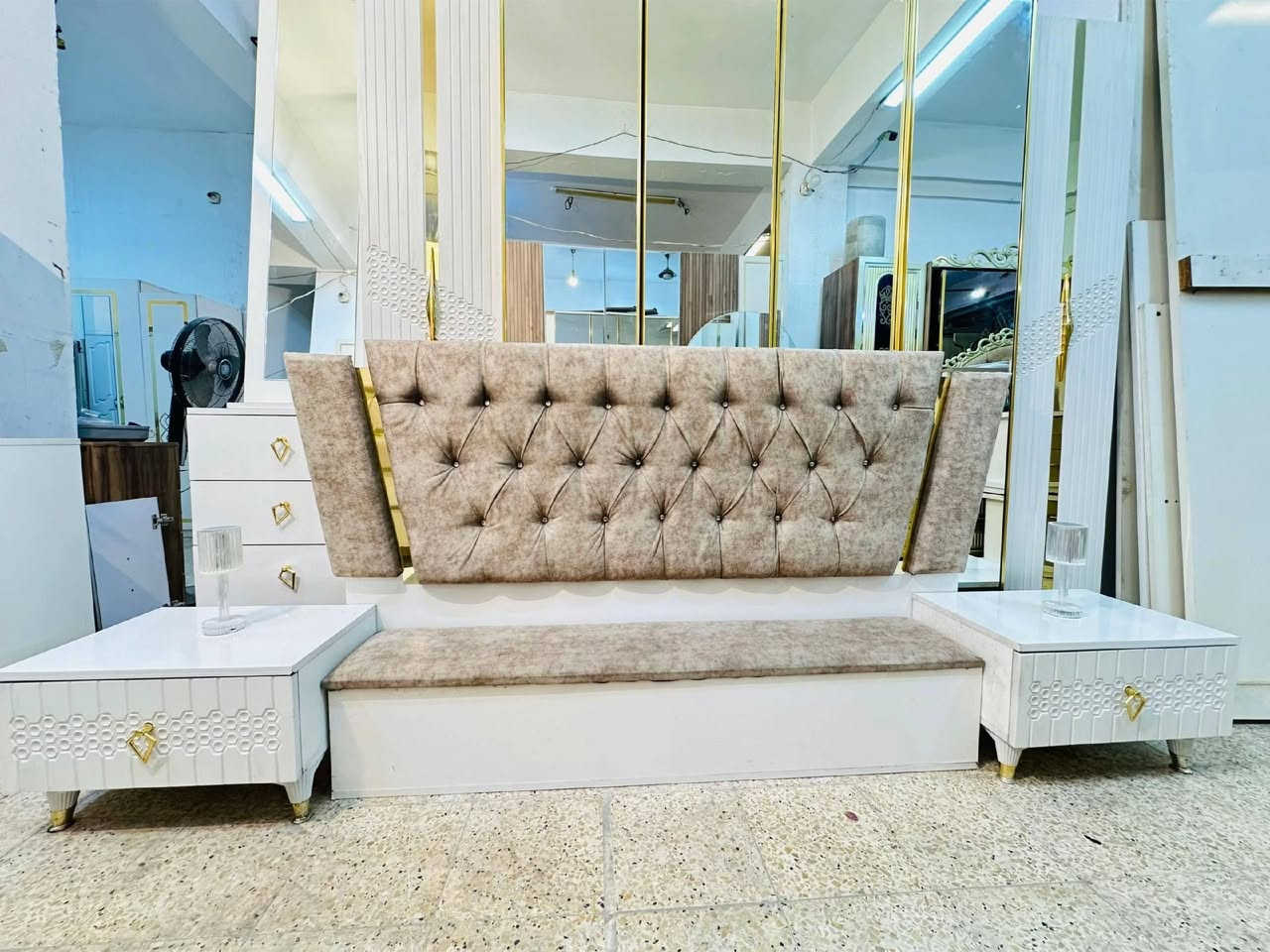 غرفه تركيه🇹🇷مستخدمه نضافه 95بل ميه 
سارع بل حجز ***********
شد ونقل داخل بغداد مجاني ومحافضات بكروه 🚙🪛

