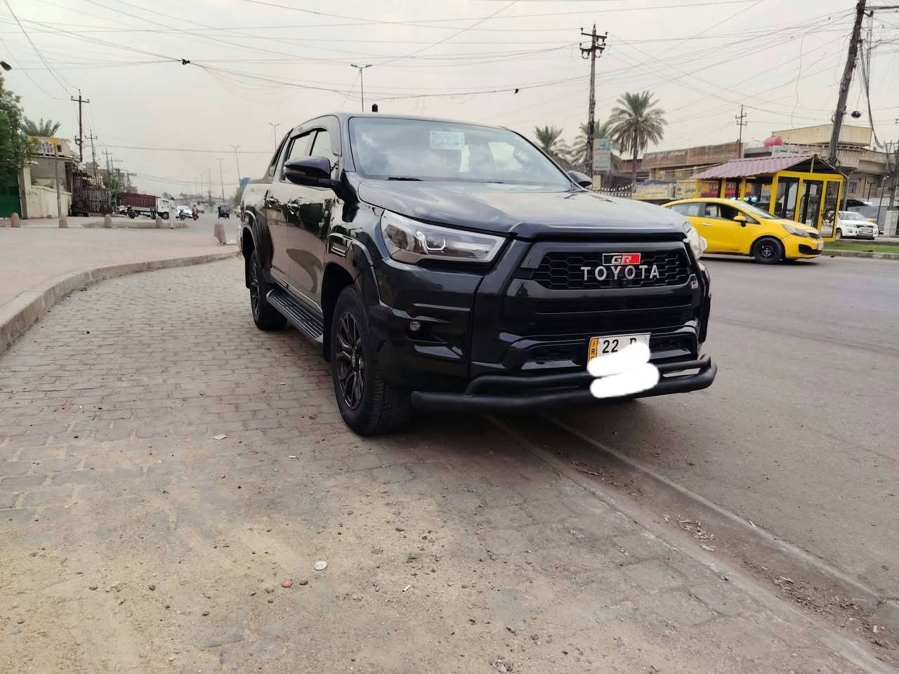للبيع جي ار سعودي موديل 22
مكفولة من صبغ وضربة وفتح ودبل كود 
تخم تاير زيرو سياره حيل جديده مال جناي 
 السعر مناسب عل انتصال وتدلل 
*********** مكاني بغداد الاورفلي

