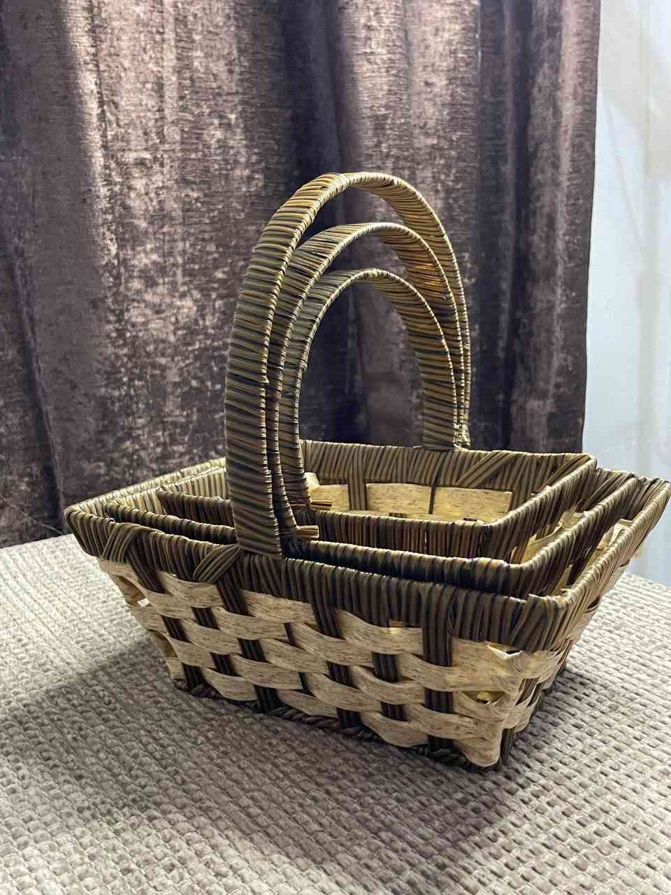 سيت سلات بأحجام مختلفه 
سعر السيت 12000 للحجز والاستفسار مُراسلة على الواتساب ❣️
***********

