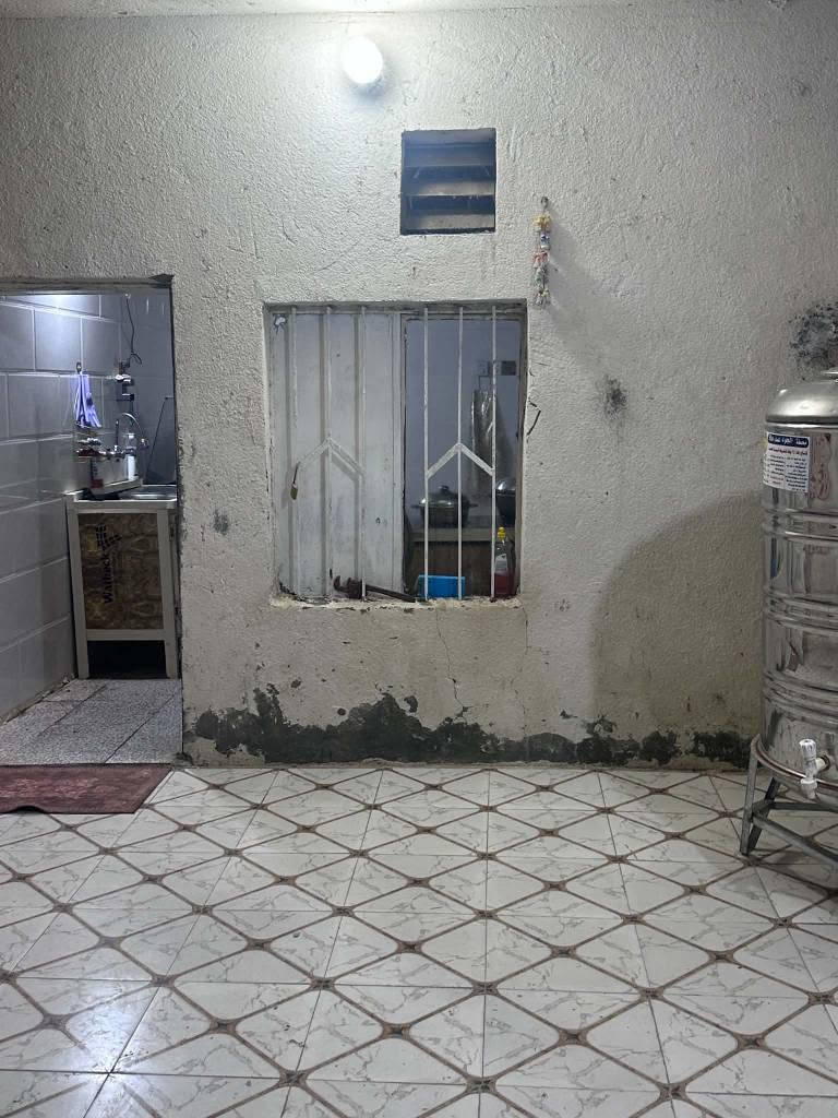 @إشارة 
بيت للبيع في بابل الاسكندرية/ حي ناصر على الشارع الرئيسي مقابل الحي العسكري المساحة 250 متر
ترك يصير غرفة عندك ثلاث اضلاع جاهزة بس تعليها كم ساف وتسكفها بيت نظيف وخدمات كامله
للاستفسار الاتصال على الرقم 
*********** الفلوجة, الأنبار
