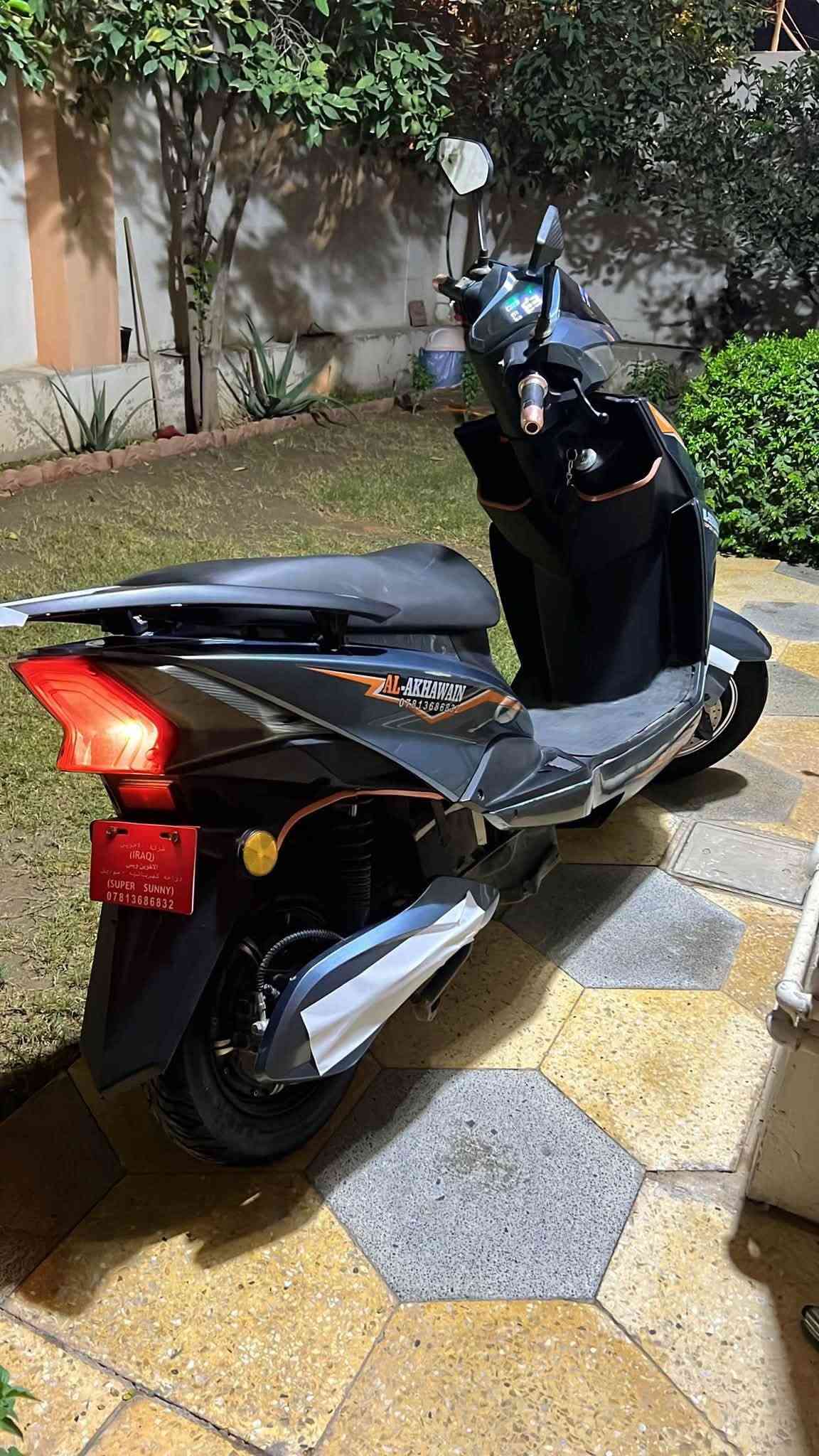 شحن • ٥ بطاريات • مابي نقص