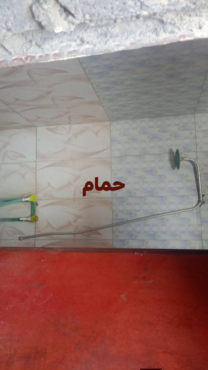 بيت 100 متر زراعي قرب جسر جعوب
غرفه وصاله وديوانيه ومطبخ وصحيات بيت نضيف وجاهز 
السعر 20 وبيه مجال 
***********@

نص مكتوب في الصور:
- غرفه 6 متر
- حمام
- مطبخ 5 متر