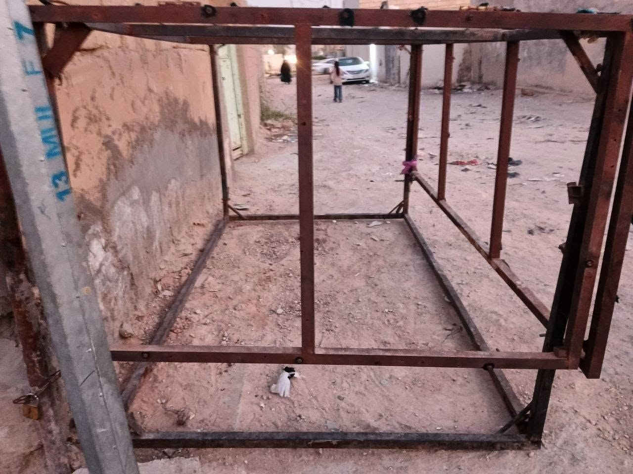قفص مال امخضر ٧شنكال للبيع سعر 150 العنوان كربلاء حي مهندسين رقم ***********
