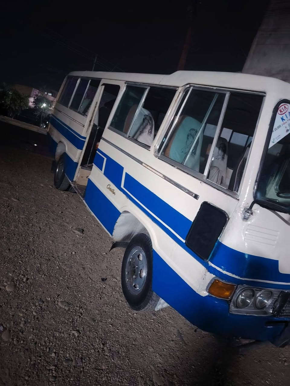 كوستر البيبع شرط لاصرف لا نفخ شرط الكير وكسن  بدون صاحب 
تايرات ع نص سياره جهازه وايرمنيه شغله كله سياره جهازه مكاني موصل جانب الايمن السعر ثلاثه بيه مجال رقم الهاتف ***********
